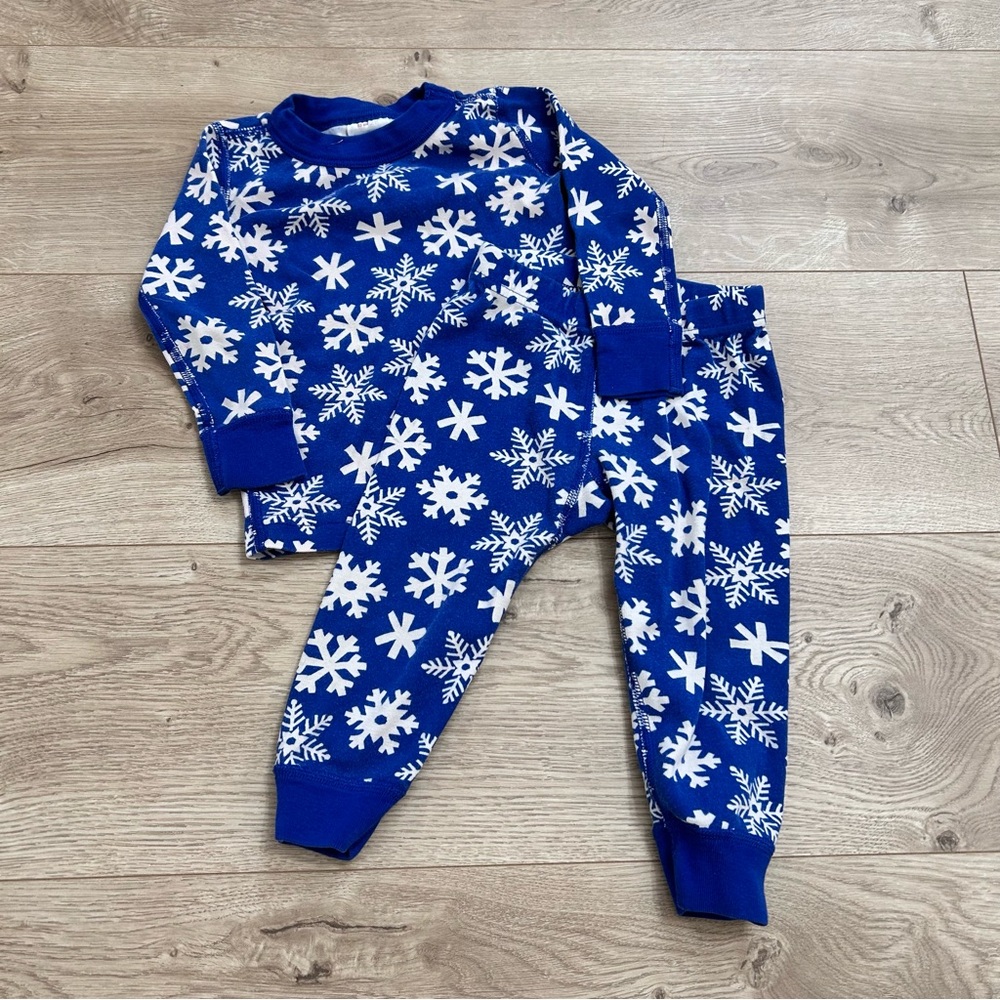 Hanna andersson blue snowflake print pajama set size 2t